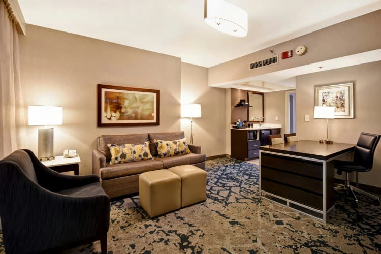 Embassy Suites by Hilton Raleigh Durham Research Triangle photo 4