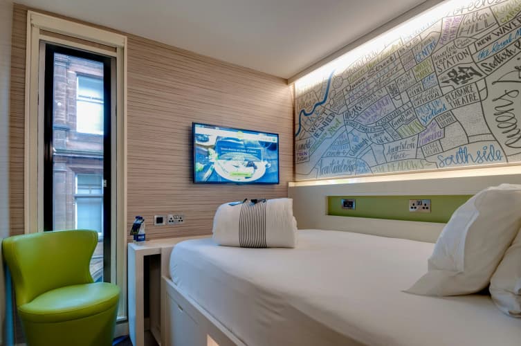 hub by Premier Inn London City Bank photo 4