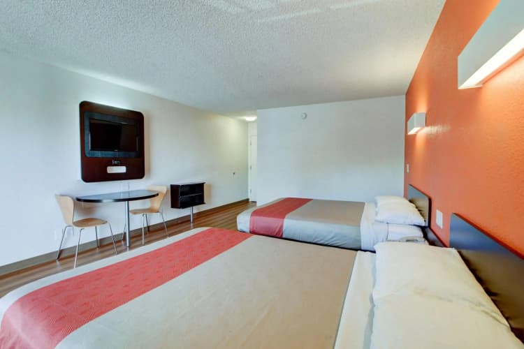 Motel 6 Irvine Orange County Airport photo 3