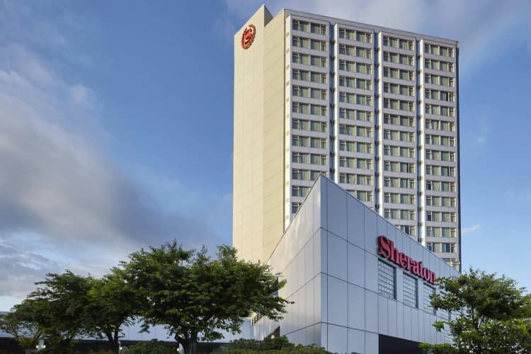 Sheraton Vancouver Guildford Hotel, photo 2