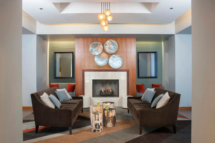 DoubleTree by Hilton Chicago North Shore Conference Center photo 5
