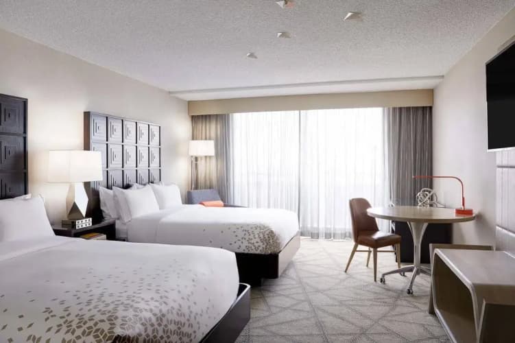 Renaissance Denver Stapleton Hotel photo 4