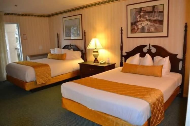 Longstreet Inn & Casino photo 5