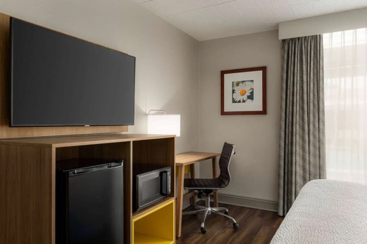 Days Hotel by Wyndham Allentown Airport / Lehigh Valley photo 5
