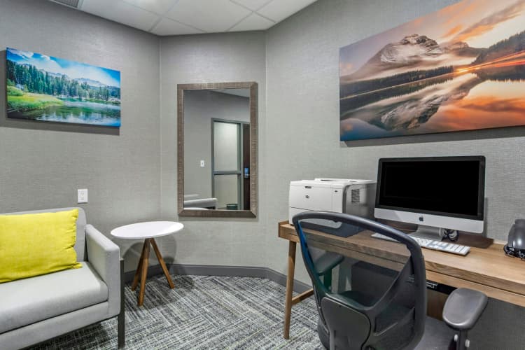 Hampton Inn & Suites by Hilton Edmonton/West photo 3