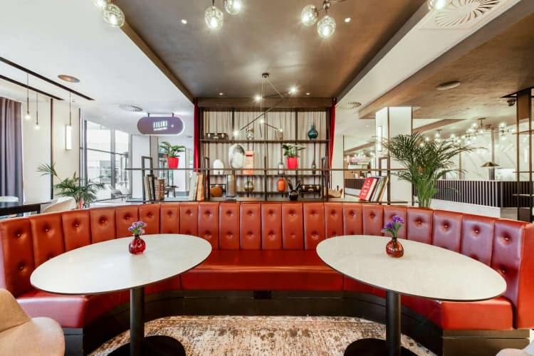 Radisson Red London Heathrow photo 3