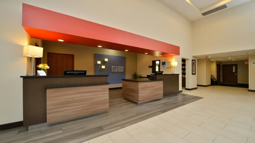 Holiday Inn Express Boston-Milford photo 3