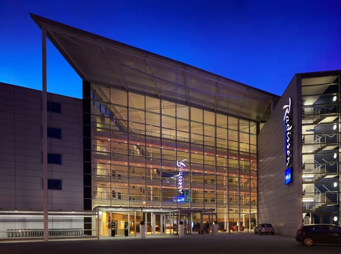 Radisson Blu Hotel, London Stansted Airport, photo 2