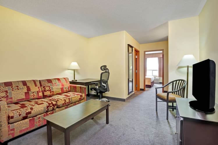 Super 8 by Wyndham Barrie, photo 4
