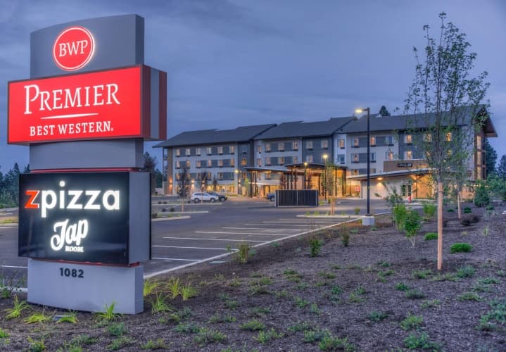 Best Western Premier Peppertree Inn at Bend photo 2