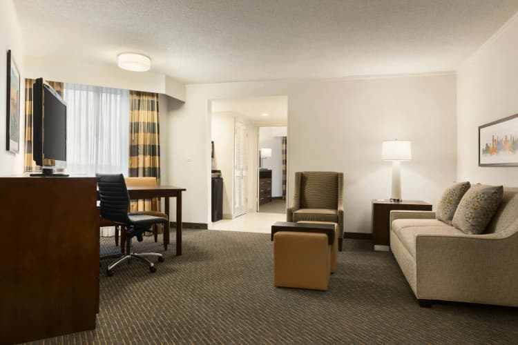 Embassy Suites by Hilton Baltimore at BWI Airport photo 3
