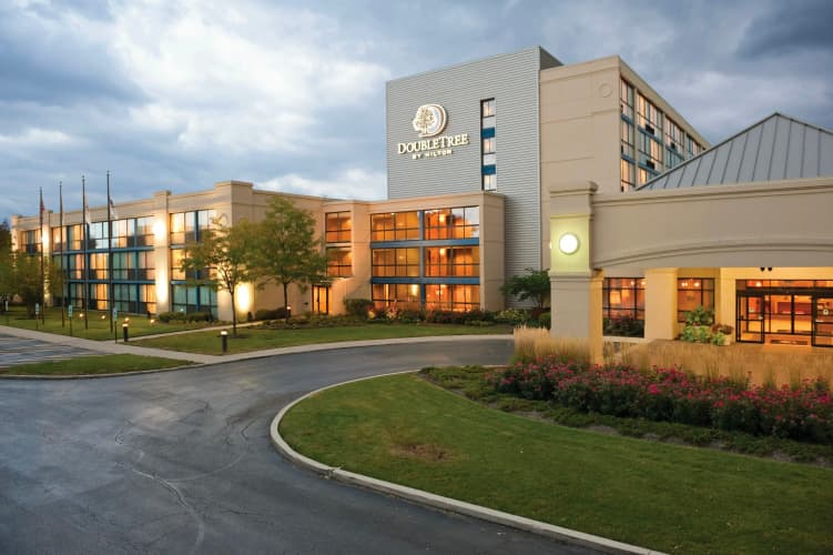 DoubleTree by Hilton Hotel Chicago - Arlington Heights photo 2