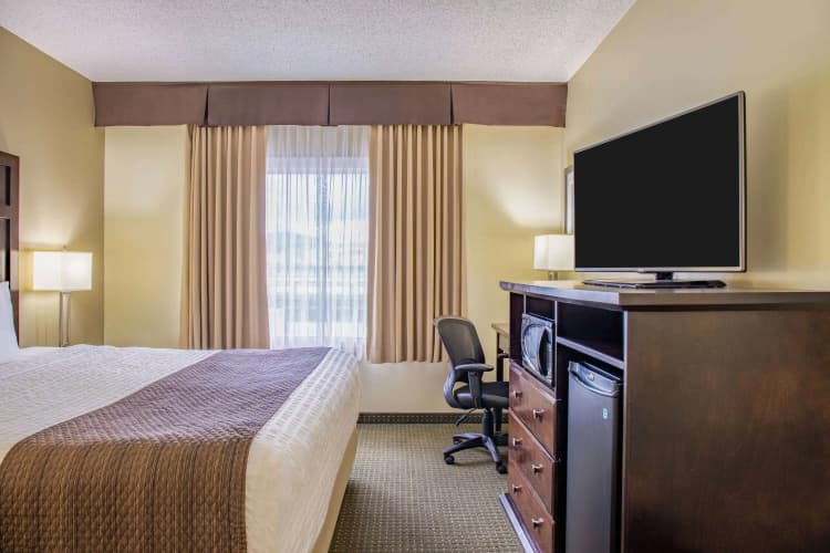 Days Inn by Wyndham Cranbrook Conference Centre photo 4
