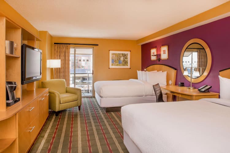 Pier 5 Hotel Baltimore, Curio Collection by Hilton photo 4