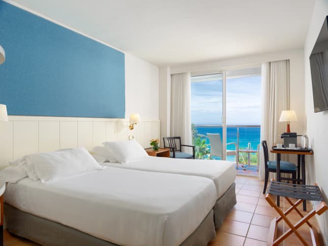 Boutique Hotel H10 Blue Mar - Adults Only photo 3