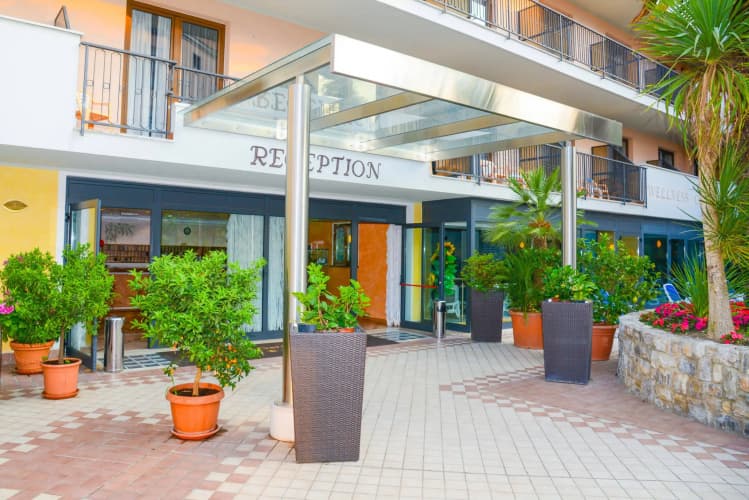 Hotel Garda Bellevue photo 2
