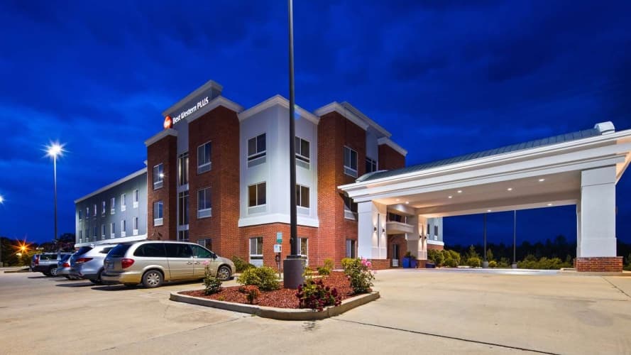 Best Western Plus Philadelphia-Choctaw Hotel And S photo 3