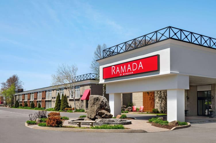Ramada by Wyndham Cornwall photo 2