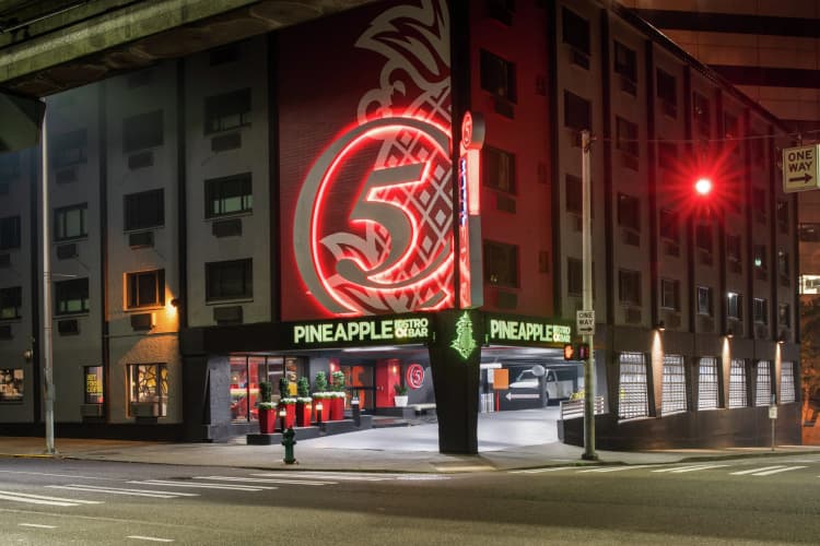 Hotel FIVE - A Staypineapple Hotel photo 2