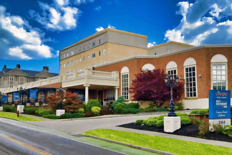 Collegian Hotel & Suites, Trademark Collection By Wyndham photo 2