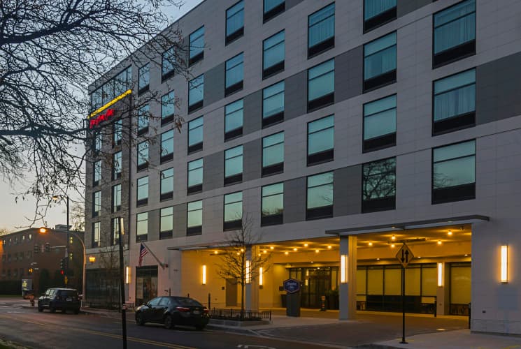Hampton Inn Chicago North-Loyola Station photo 2