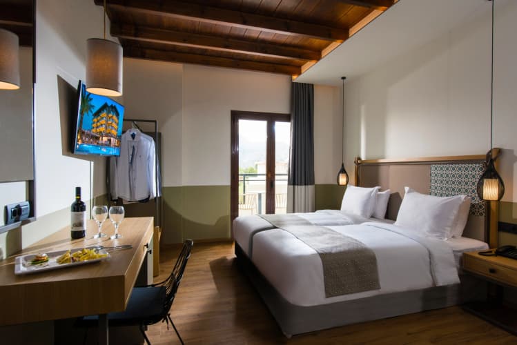 Petousis Hotel & Suites photo 5