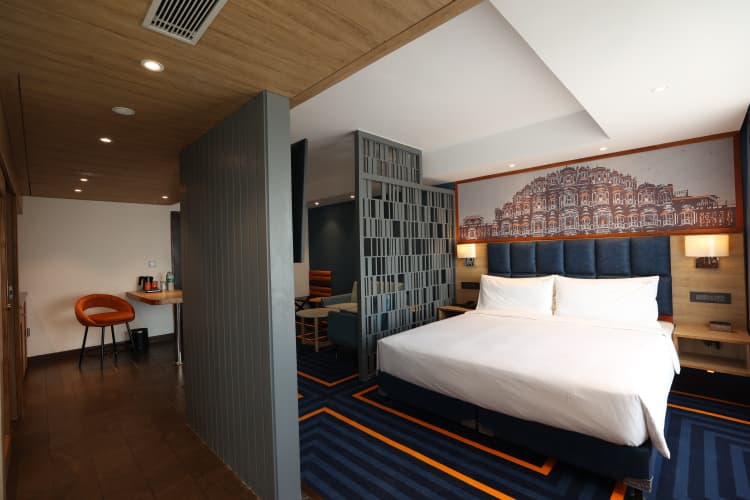 Holiday Inn Express & Suites photo 5