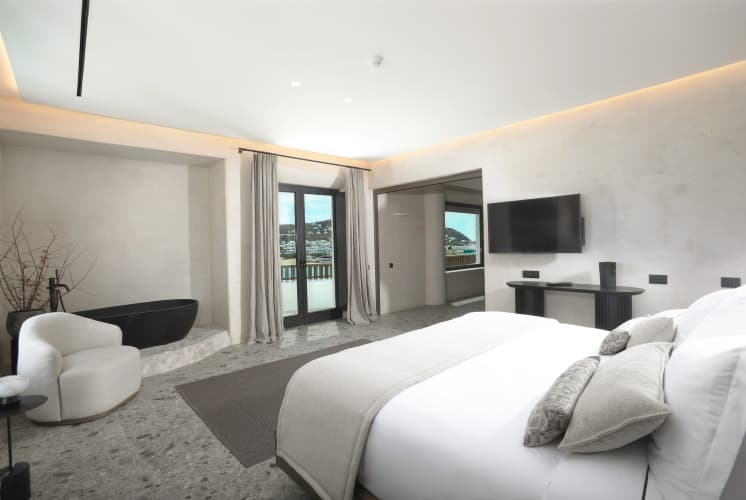 Aeonic Suites And Spa photo 3