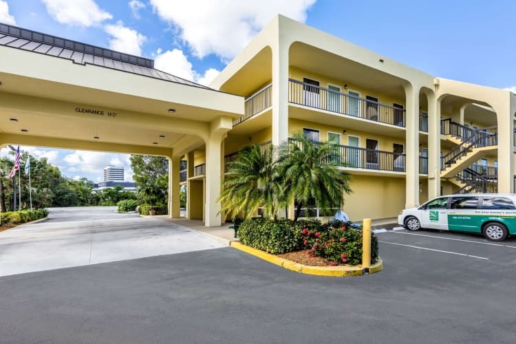 Quality Inn Palm Beach International Airport photo 2
