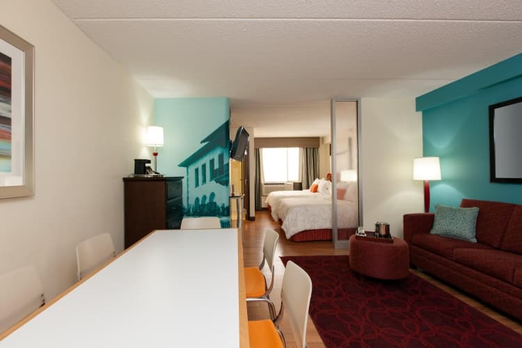 Hotel Indigo Chicago Vernon Hills, photo 3