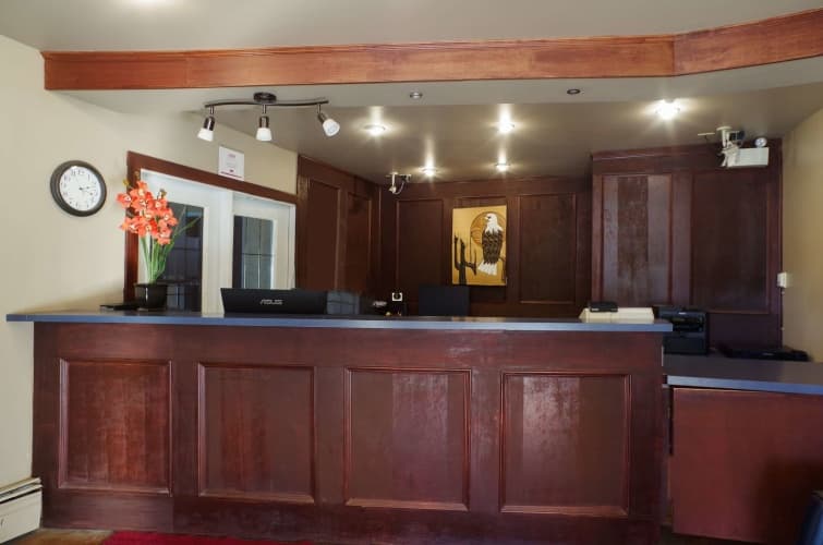 Canadas Best Value Inn & Suites photo 3