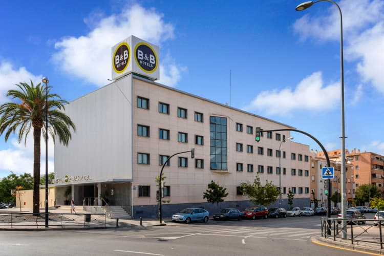 B&B HOTEL Granada Estación photo 2