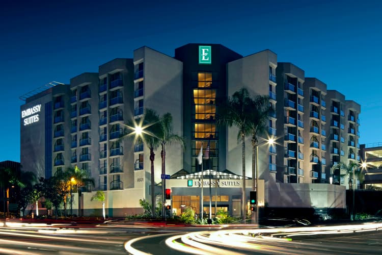 Embassy Suites by Hilton LAX International Airport North photo 2