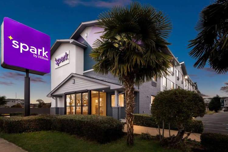 Spark By Hilton Norfolk photo 2
