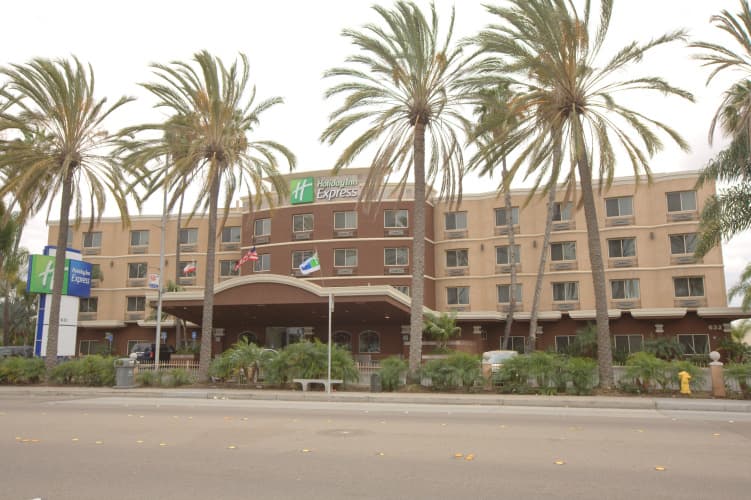 Holiday Inn Express San Diego South - Chula Vista photo 2