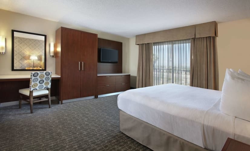 Embassy Suites by Hilton Anaheim North photo 5