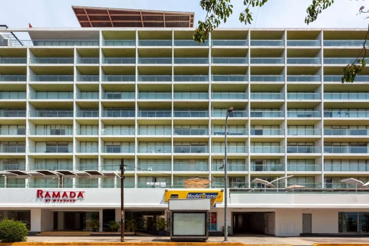 Ramada by Wyndham Acapulco Hotel & Suites, photo 2