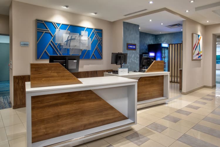 Holiday Inn Express & Suites Kingston Central photo 3