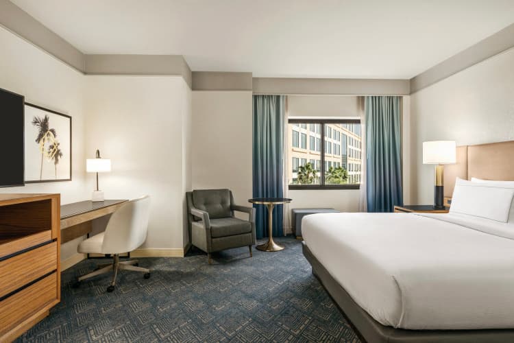 DoubleTree by Hilton Tampa Rocky Point Waterfront photo 3