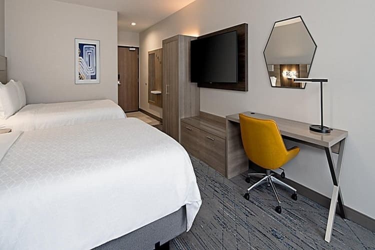 Holiday Inn Express & Suites Valencia - Santa Clarita photo 4