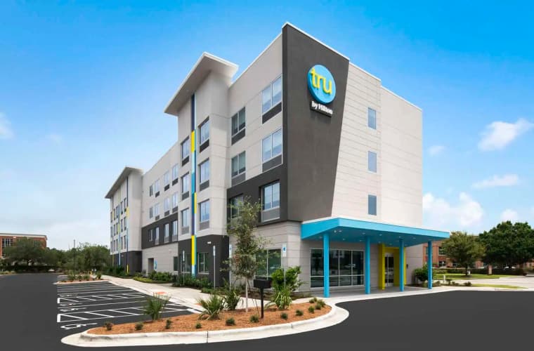 Tru by Hilton Wilmington Wrightsville Beach photo 2