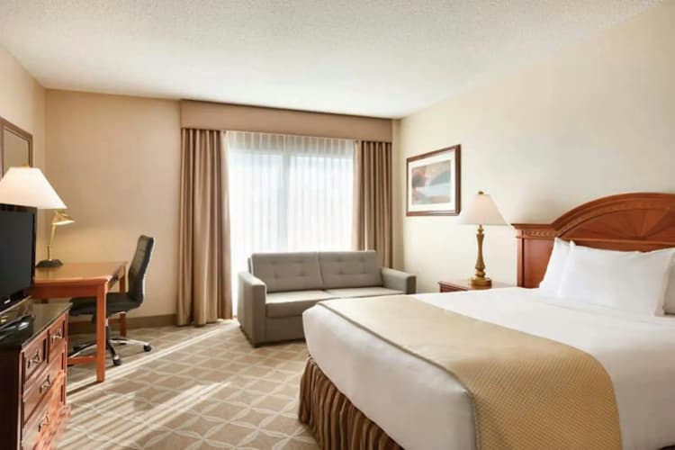 Border Inn & Suites photo 3