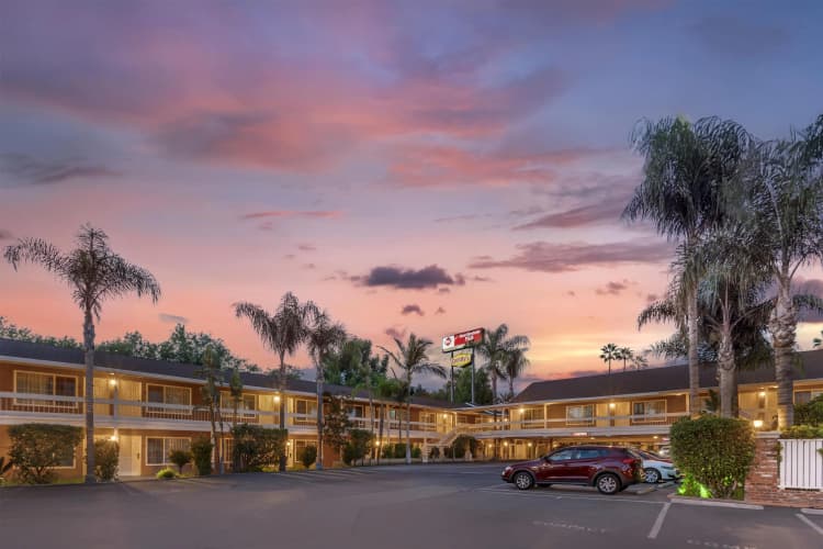 Best Western Plus Carriage Inn photo 2
