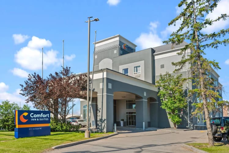 Comfort Inn & Suites Airport photo 2