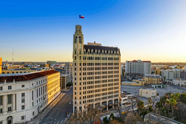The Emily Morgan San Antonio - a DoubleTree by Hilton photo 2