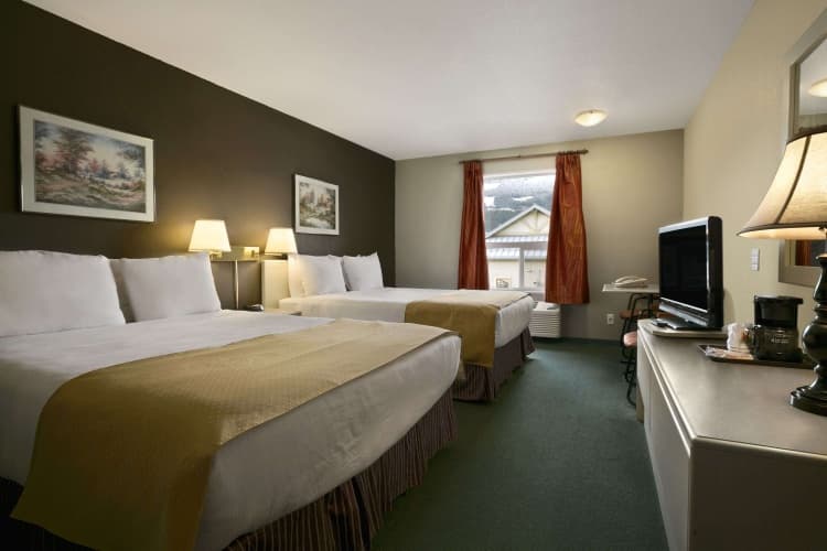 Super 8 by Wyndham Revelstoke photo 2