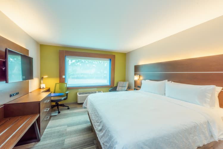 Holiday Inn Express & Suites Bradenton West photo 4