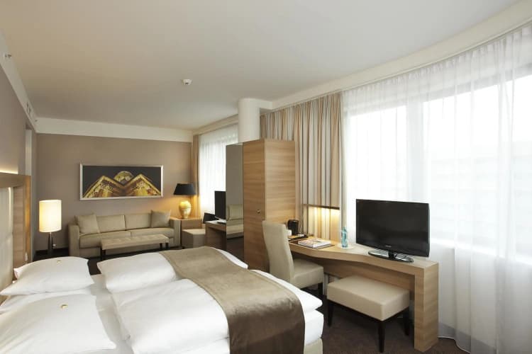 H4 Hotel Berlin Alexanderplatz photo 5