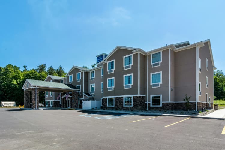 Cobblestone Hotel & Suites - Greenville photo 2