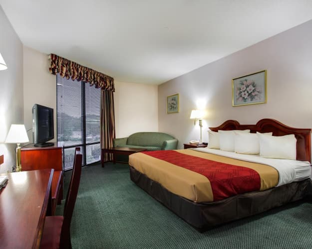 Econo Lodge South photo 4